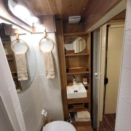 Apartment Studio 9m2 Champs Elysees Arc De Triomphe75008 Paris