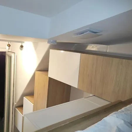 Appartement Studio 9m2 Champs Elysees Arc De Triomphe75008 *