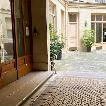 Studio 9m2 Champs Elysees Arc De Triomphe75008 Apartment *