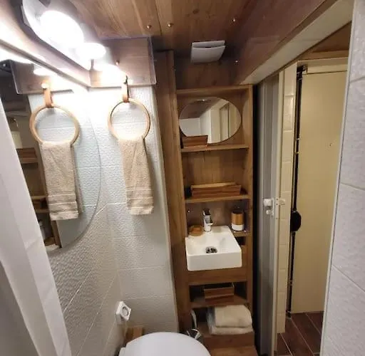Apartment Studio 9m2 Champs Elysees Arc De Triomphe75008 Paris